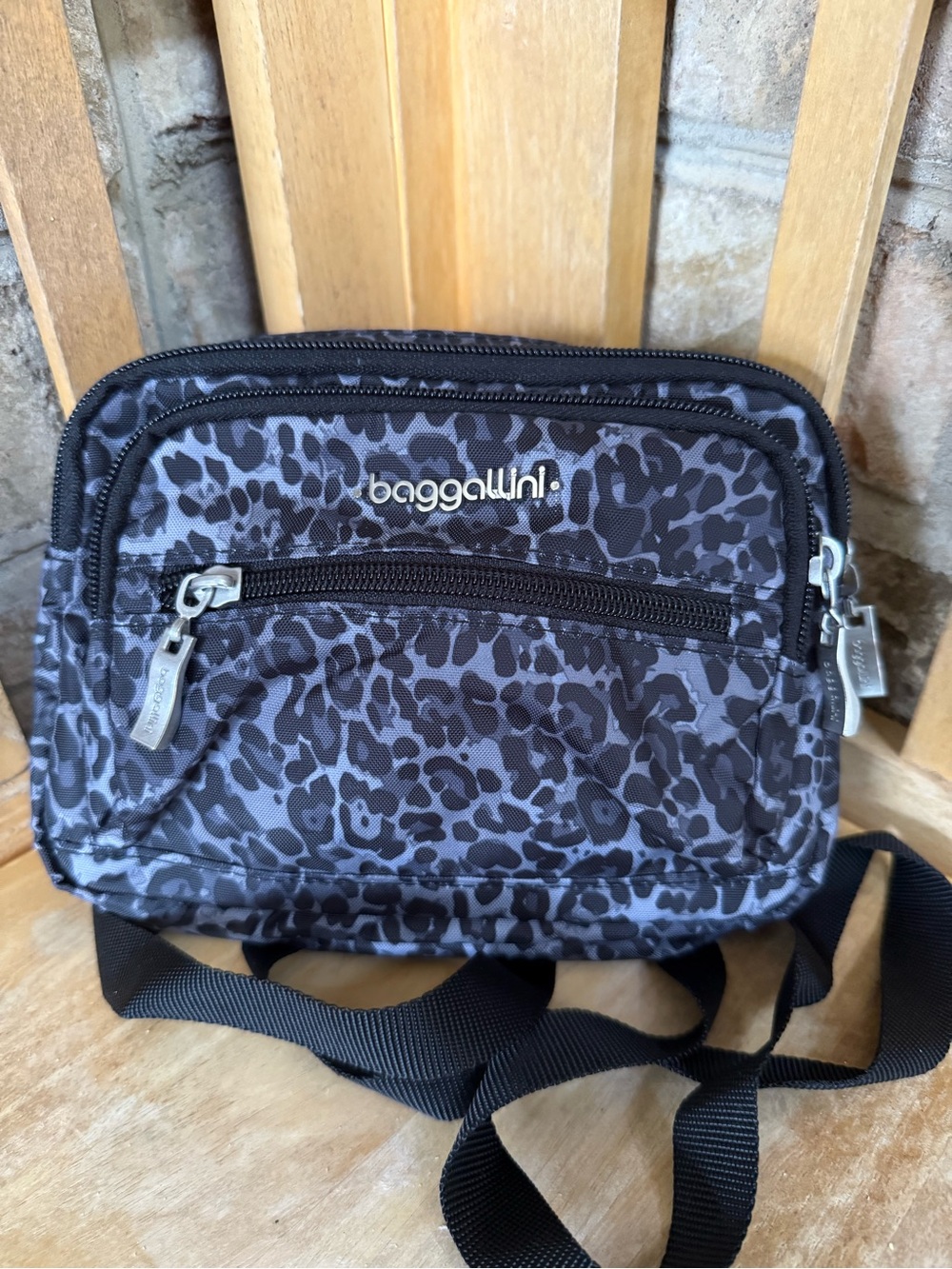 Baggallini Triple Zip Bagg Leopard Print Crossbody